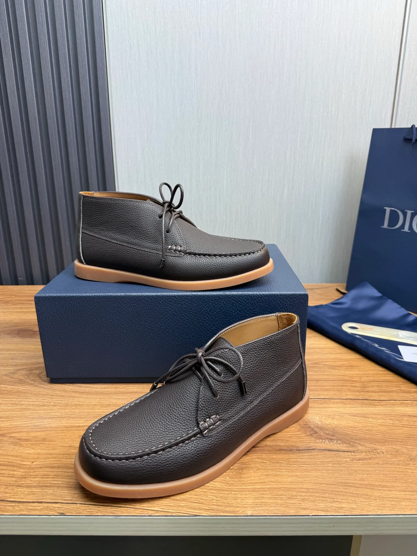 Factory price 620💰 [Dior] Men’s official website na hot sale🔥Imported cowhide + cowhide lining. Original rubber wear-resistant outsole. High quality shipment ⬆️Code number 38-44, (45 customized)